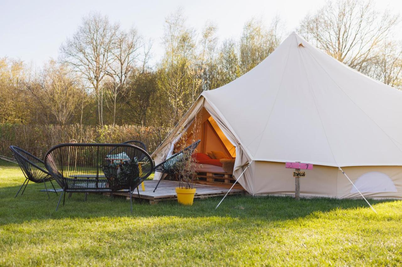 Wereldse Bell Tenten Met Alpaca'S Paasloo Exterior foto